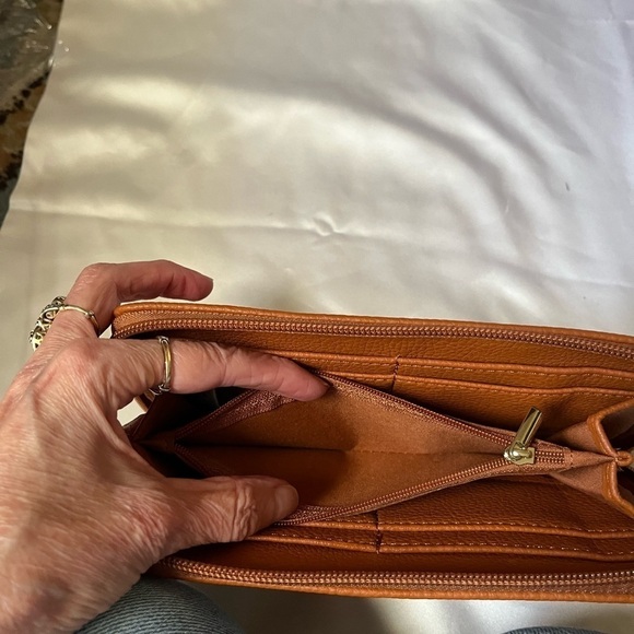 BROWN ~CLUTCH WALLET~NWOT - Picture 3 of 5